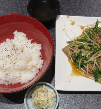 鉄板焼き宮ちゃん　スタミナレバニラ定食