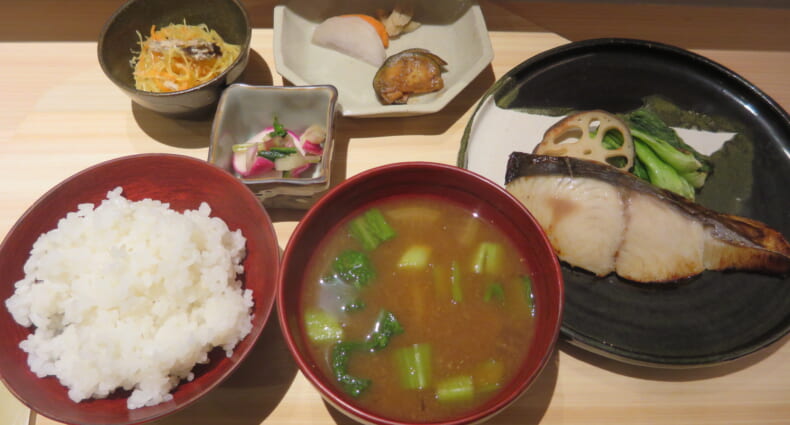 重津商店　天然サワラの自家製塩こうじ漬け焼き定食