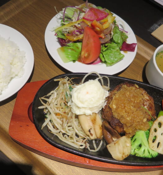 チカバキッチン　五島牛と五島美豚の鉄板あらびきハンバーグ