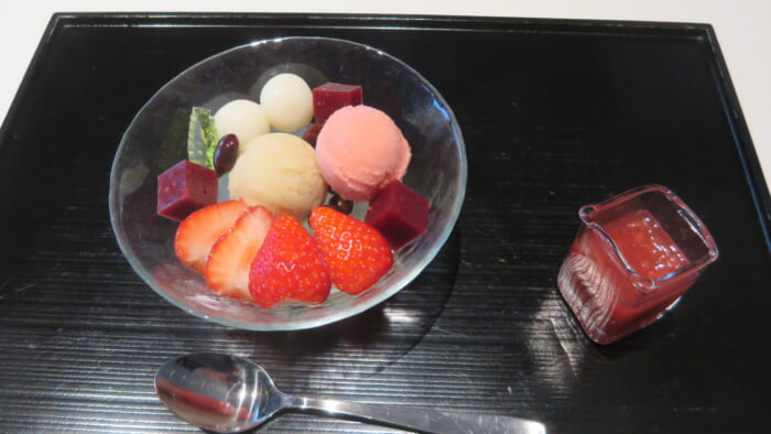 TORAYA GINZA　いちごあんみつ