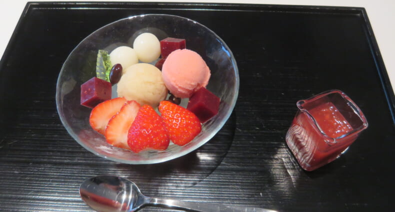 TORAYA GINZA　いちごあんみつ
