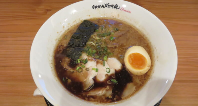 らあめん花月嵐Premium　嵐げんこつらあめんBLACK