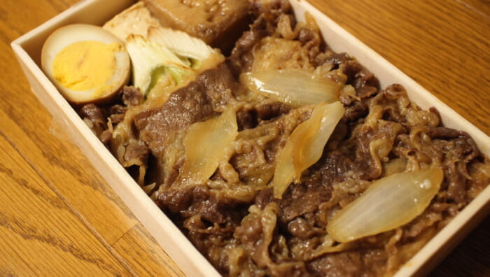 KAKIYASU DINING＠三越　黒毛和牛 無限 牛鍋弁当