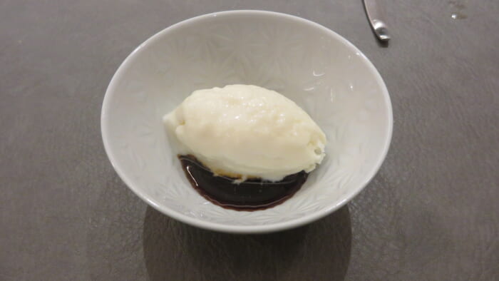 レンゲ華　杏仁豆腐