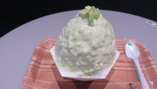 八重洲　かき氷コレクション・バトン カフェサブヒロ　アボカドみるく氷