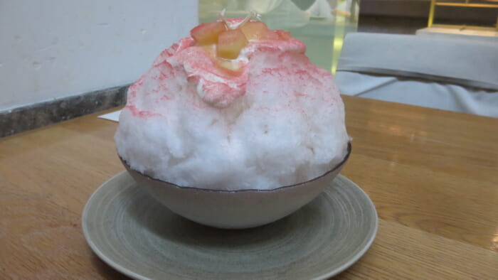 現代里山料理ZEN HOUSE＠ミレニアム 三井ガーデンホテル東京　桃麗（かき氷）