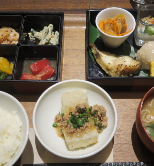 The BAGUS PLACE　銀だらとそぼろ豆腐のおばんざい定食