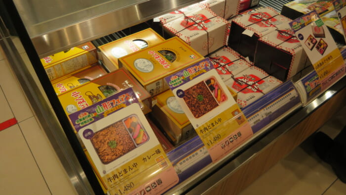 駅弁屋 祭　売り場