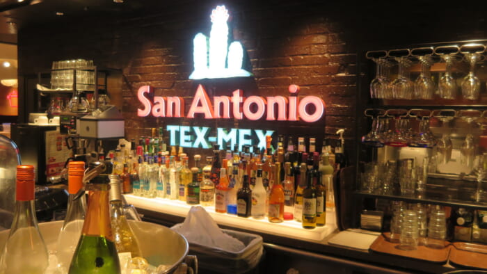 San Antonio TEX-MEX　外観