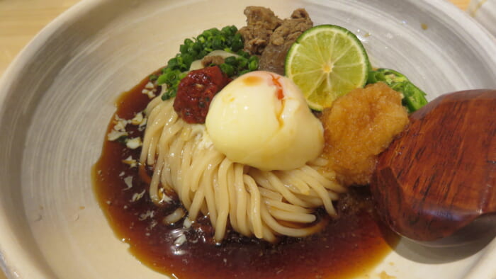 蕎麦うどんしら石　青唐おろし牛うどん