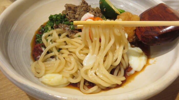 蕎麦うどんしら石　青唐おろし牛うどん