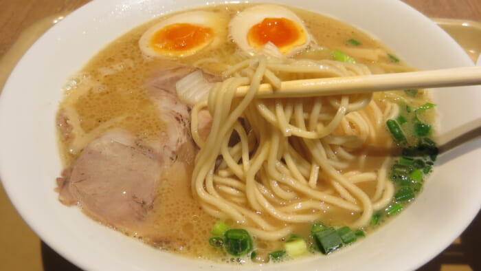 POPUPラーメン　麺屋 菜々兵衛 鶏白湯味玉つき