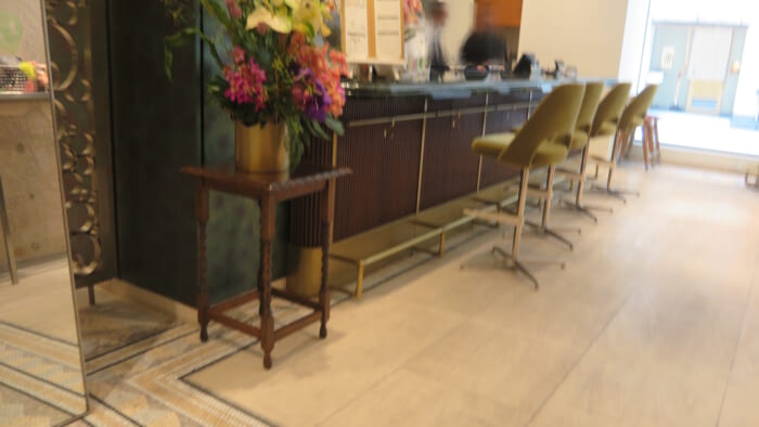 BARNEYS CAFE BY CROWD ROASTER　バーカウンター