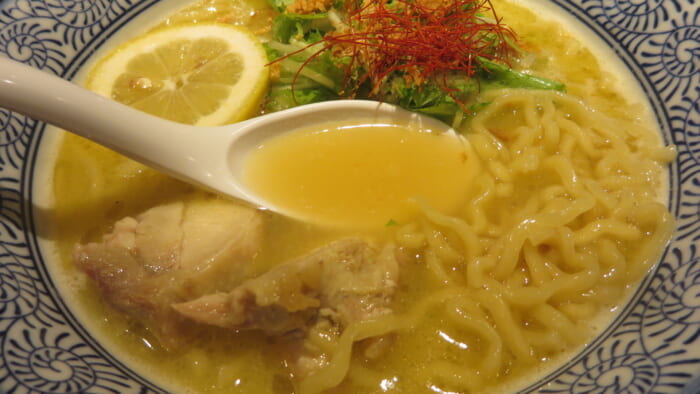 麺屋NOBUNAGA　濃厚鶏白湯NOBUNAGAラーメン