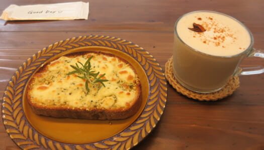 銀座　Cafe&Store Seeds Wellness　麻の実チーズトースト、チャイラテ