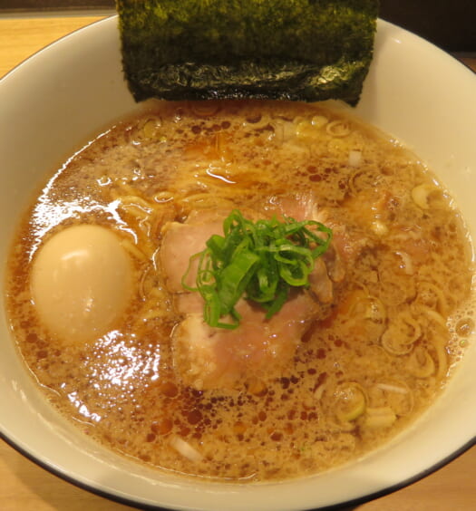 ラーメンGINZA TONBOX　味玉醤油ラーメン