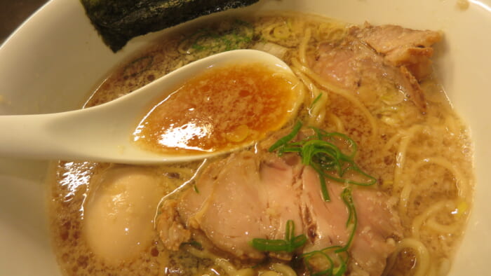 ラーメンGINZA TONBOX　味玉醤油ラーメン