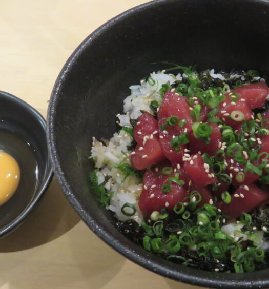 コンパルホール 酒と肴 朔月　まぐろ漬け丼
