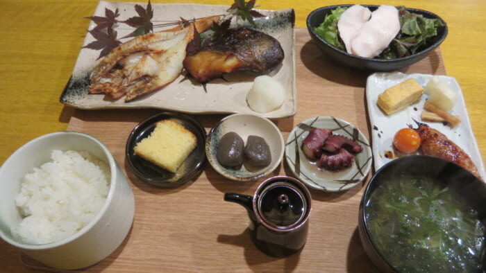 炉ノ鳥 本日の焼き魚御膳