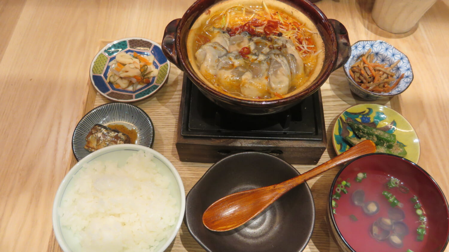 ひまり商店　火鍋牡蠣