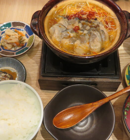 ひまり商店 火鍋牡蠣