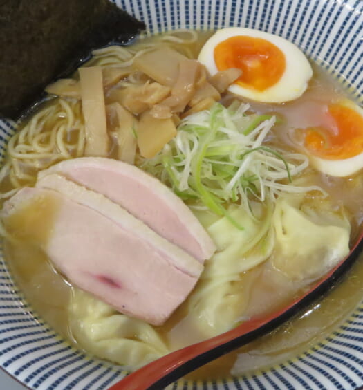 皇鴨麺 鴨だし中華そば わんたん入り