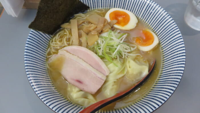 皇鴨麺 鴨だし中華そば わんたん入り