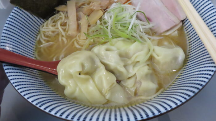 皇鴨麺 鴨だし中華そば わんたん入り