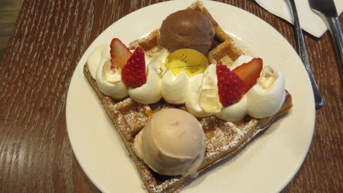 ピエールマルコリーニ ワッフル オ フレーズ & シャンパーニュ