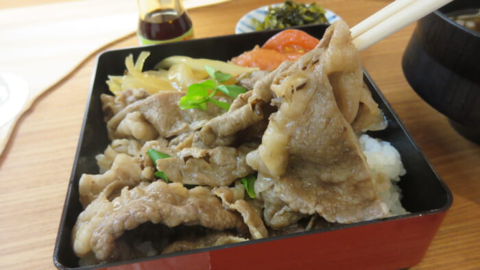 下鴨茶寮＠松屋　あか牛のトマトすき焼き重