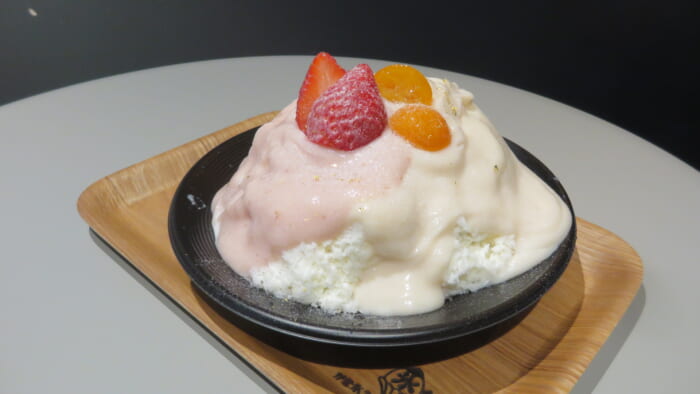 かき氷コレクション・バトン 蔦のない店　紅白椿