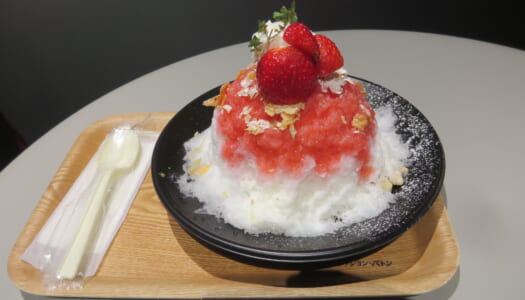 八重洲　かき氷コレクション・バトン nice & warm　いちごのマスカルポーネパイ