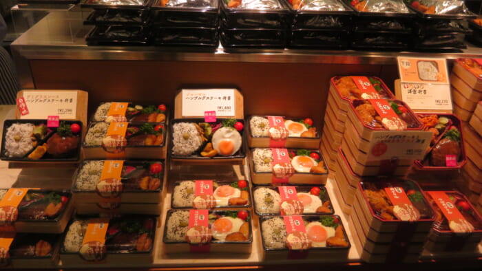 駅弁 つばめグリル　売り場