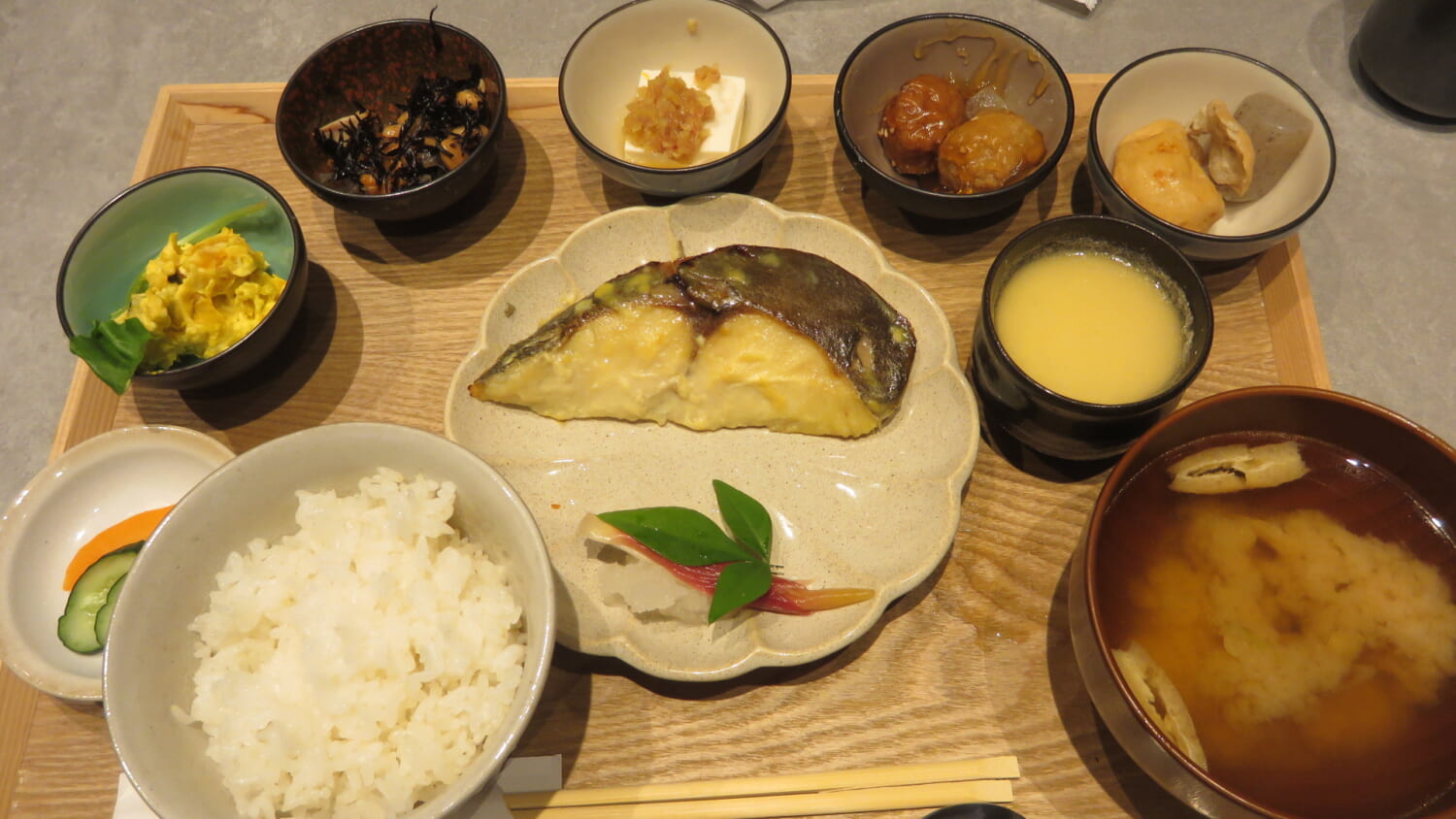 焼鳥IPPON+Tokyo　自家精米ごはんと選べるおばんざいランチ