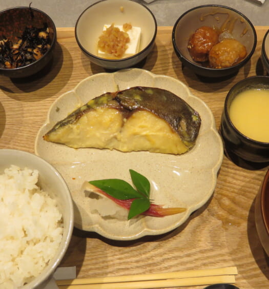 焼鳥IPPON+Tokyo　自家精米ごはんと選べるおばんざいランチ