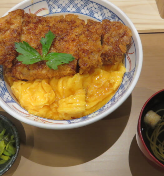 #カツ丼は人を幸せにする とじないカツ丼