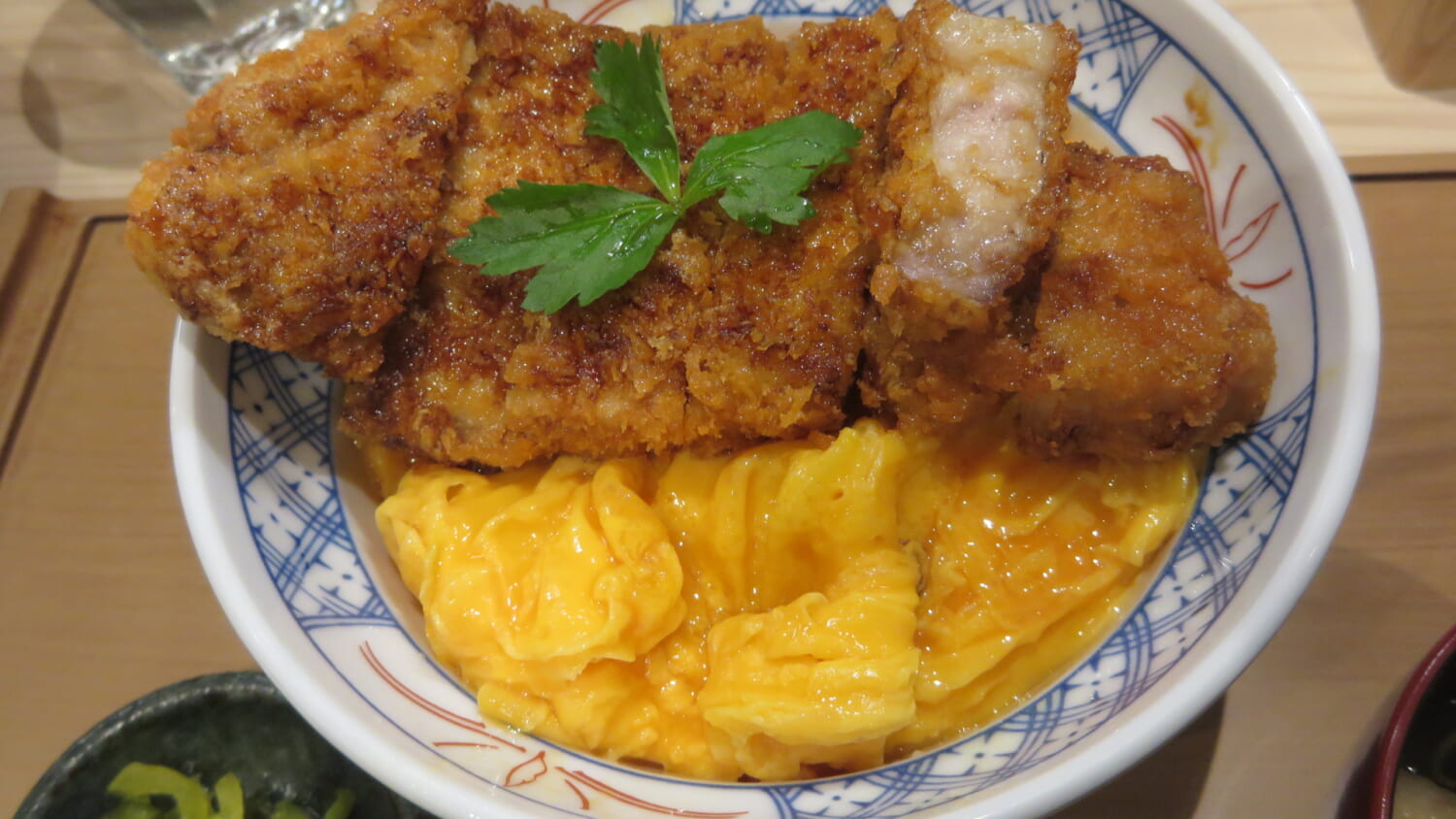 #カツ丼は人を幸せにする とじないカツ丼