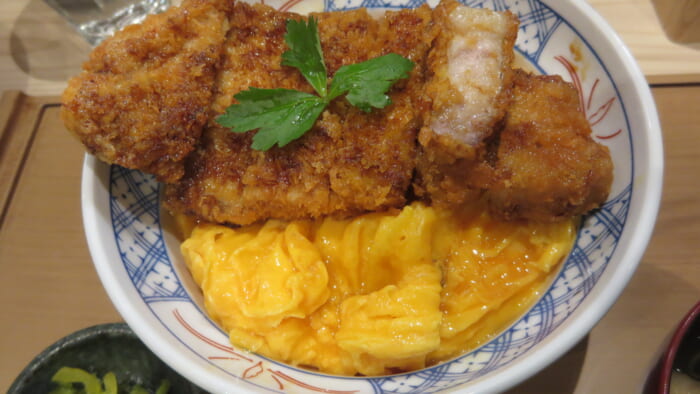 #カツ丼は人を幸せにする とじないカツ丼