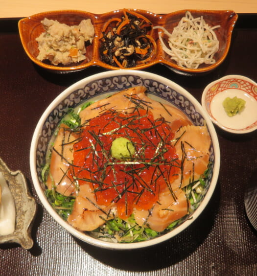 鼓空　炙りサーモンいくら丼定食