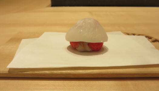 銀座　赤坂おぎ乃 和甘　甘味と茶のセット（季節の蒸し立て一口大福）