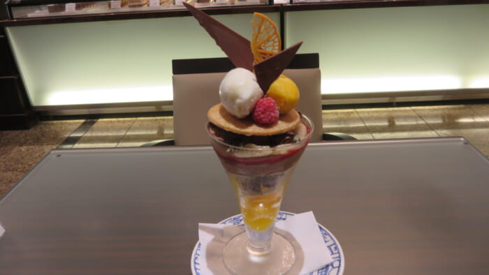 ショコラティエ パレドオール@新丸ビル 夏のカスタマイズパフェ