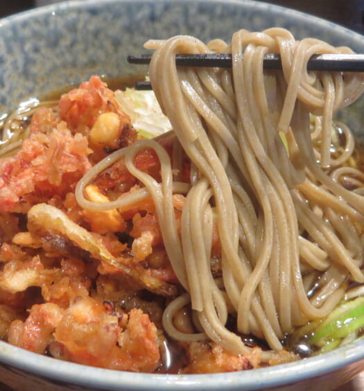 つぐみ食堂　ゲソ紅生姜かき揚げそば