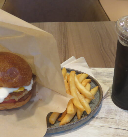 MOTH Burger & Bar　MOTHチーズバーガー