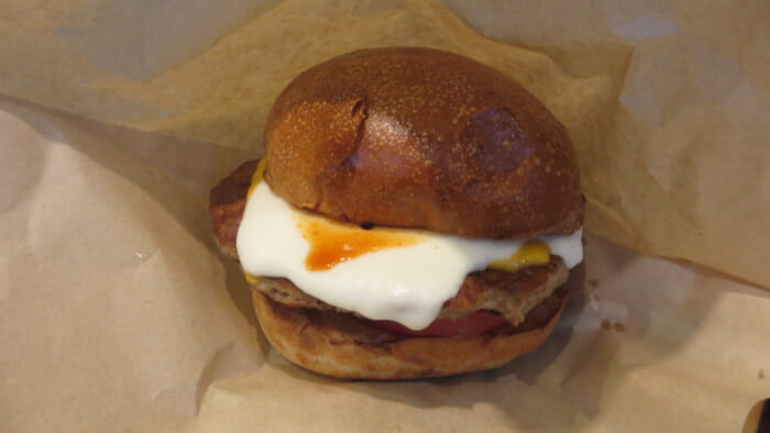 MOTH Burger & Bar MOTHチーズバーガー