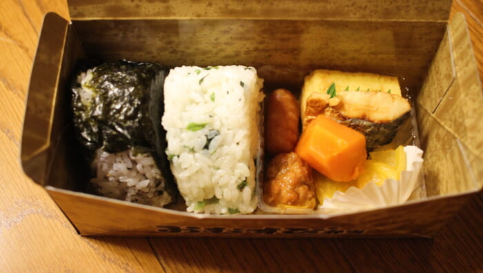 PLUSTA東京八重洲中央　おむすび弁当
