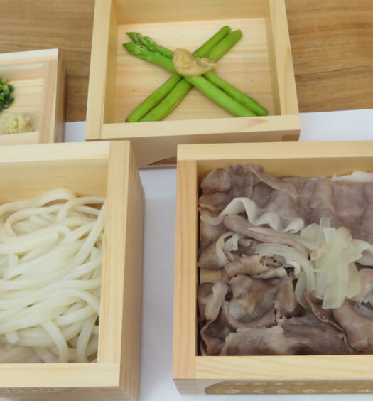 たかまつ さくらうどん 讃岐オリーブ和牛の肉うどんランチのお重