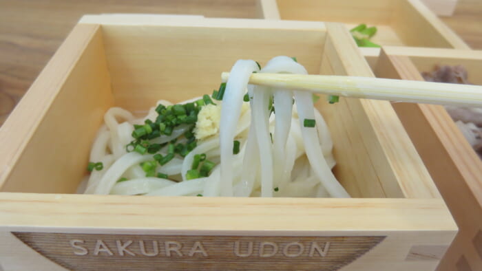たかまつ さくらうどん　讃岐オリーブ和牛の肉うどんランチのお重