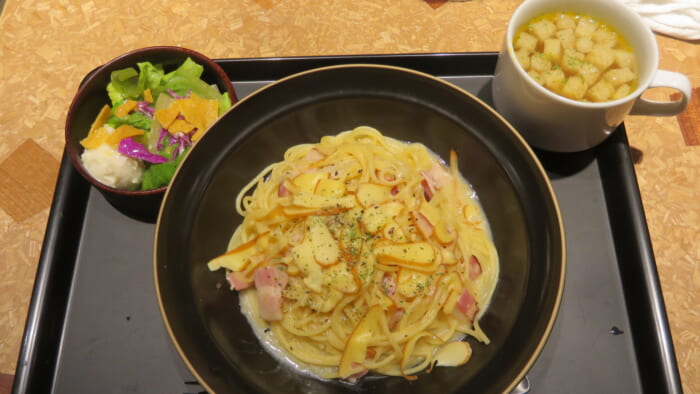 ソソギタテ　スモーキーカルボナーラ
