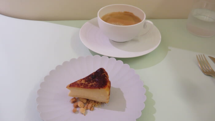 L'ATELIER L'ARCHESTE チーズケーキ