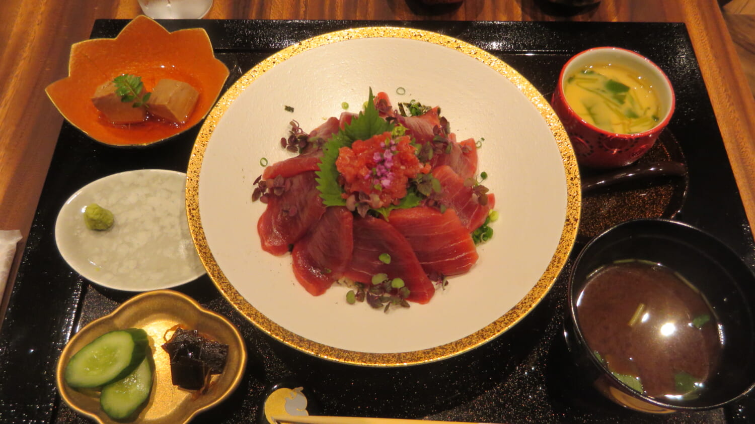 鮪 真海　赤身丼